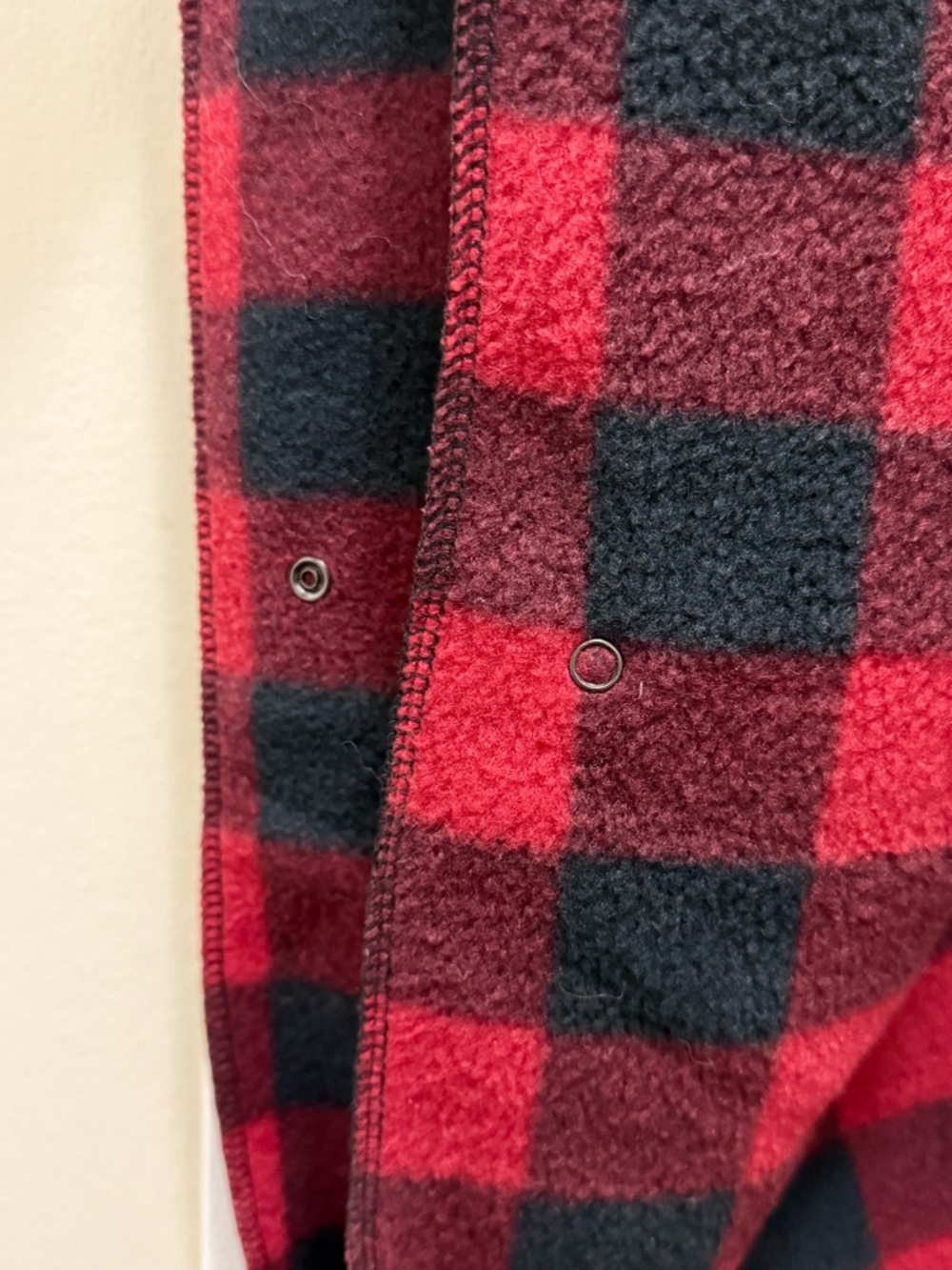 Plaid Fleece Poncho w/ Snap Fasteners - Picture 4 of 7